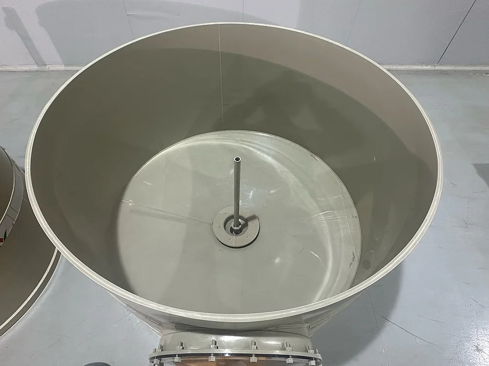 Bottom drainage of PP fish tank