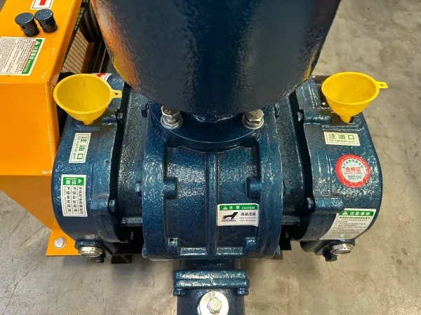 Lubricating oil filling point