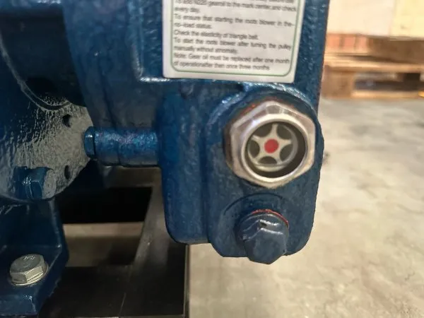 Lubricating oil observation window