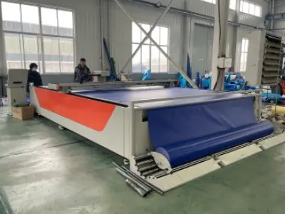 Tarpaulin automatic cropping